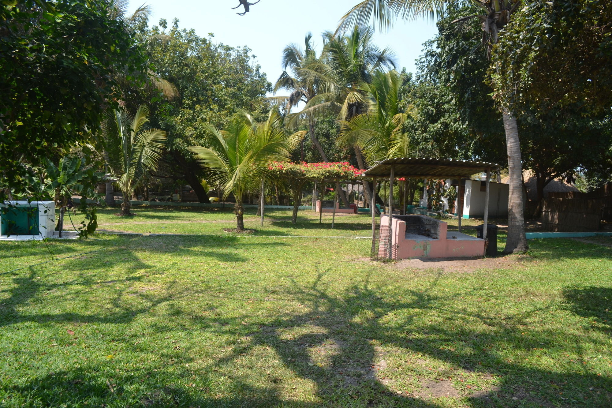 Baobab Beach Lodge And Backpackers Виланкулос Экстерьер фото